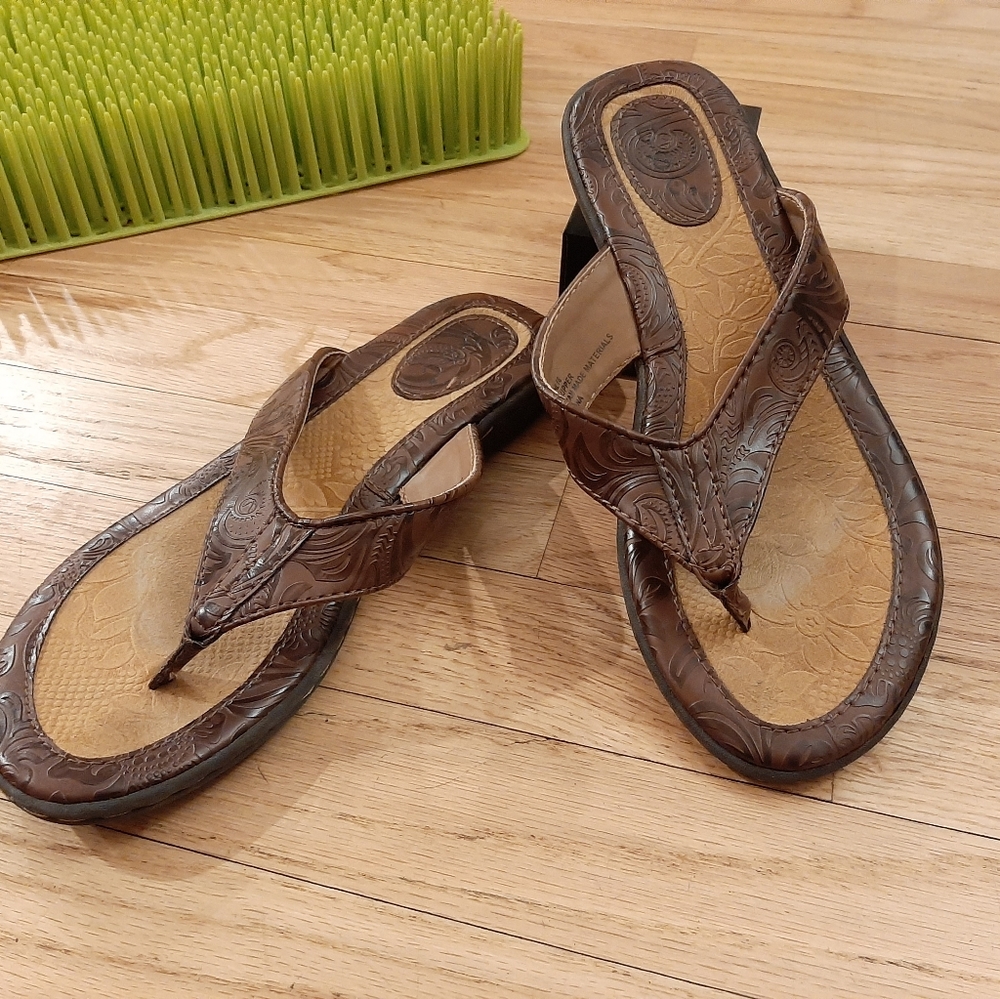 BOC Born Concept Slip On Sandals Size 7 M Brown